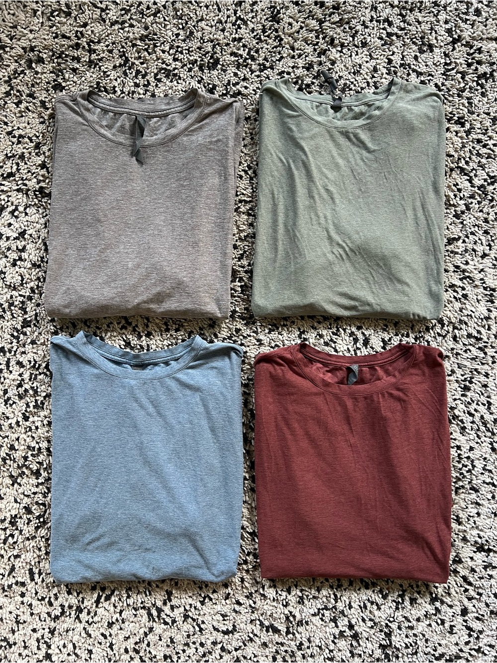 Vuori LOT of 4 Strato Tech Tee Shirts V126 Short Sleeve Lightweight Men’s